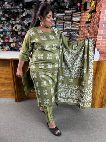 Plus Size Ethnic Kurta Set