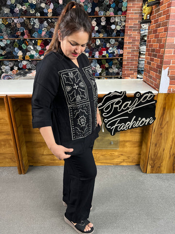 Women Travel Outfit ~ Summer Comfort Fit