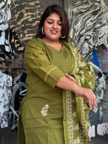Plus Size Kurta Set with Dupatta 💚