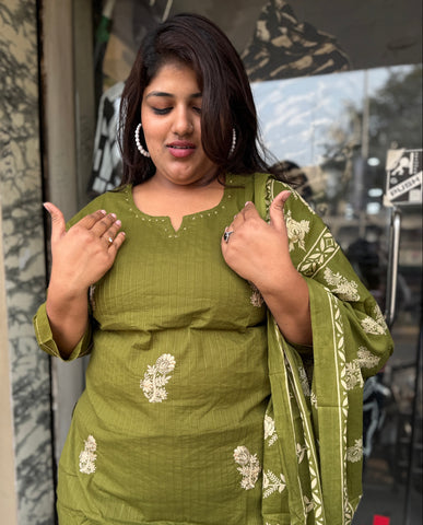 Plus Size Kurta Set with Dupatta 💚