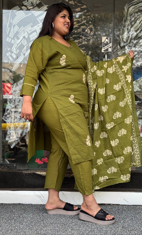 Plus Size Kurta Set with Dupatta 💚