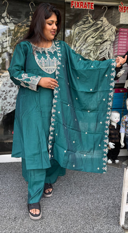 Plus Size Embroidered Kurta Set for Women – Teal Green