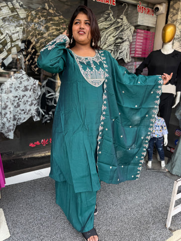 Plus Size Embroidered Kurta Set for Women – Teal Green