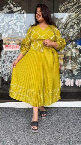 Magic Bamboo Pleated One-Piece  – Flattering Fit for Every Curve